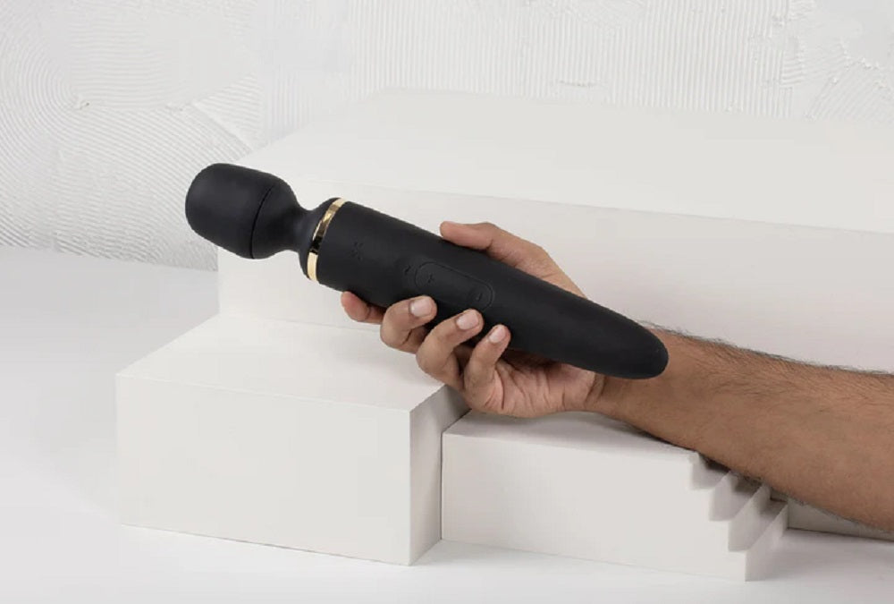 Wand-er Woman (black/gold)