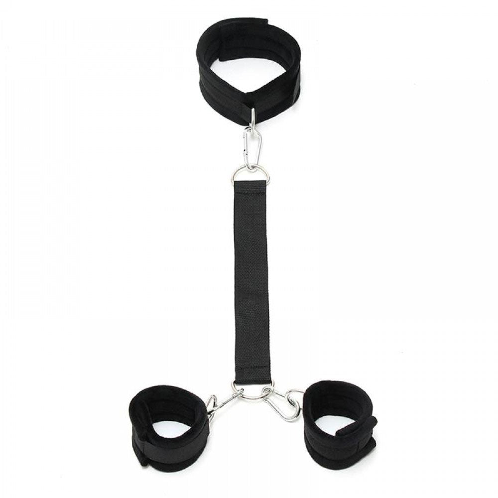 Soft Collar to Handcuffs With Leash Black